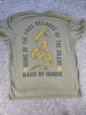 Rags of Honor 1776 Snake Graphic Tee Men L